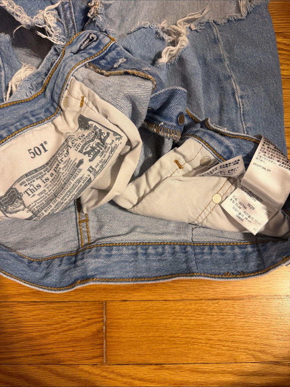 Levi’s Shorts - Picture 3 of 4
